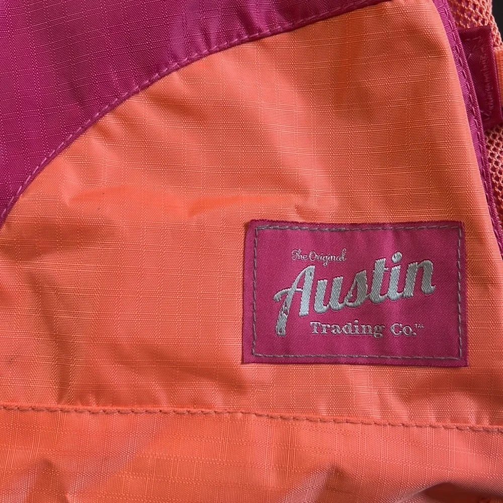 Austin Trading Co. Crossbody Backpack - Picture 2 of 7